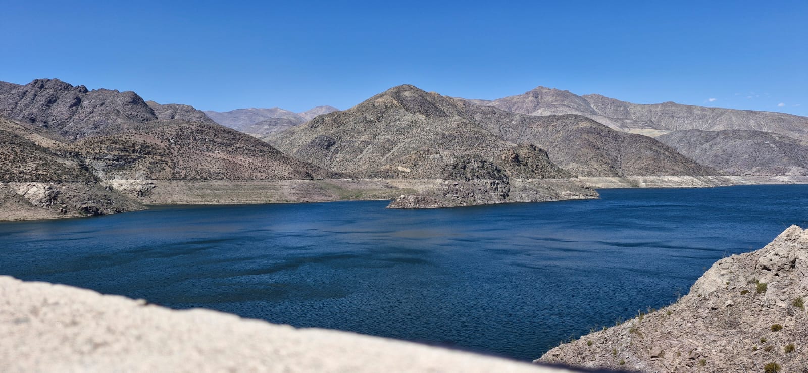 Vista del Embalse Puclaro, Región de Coquimbo